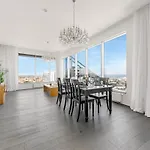 Skyresidence Luxury Apt With Amazing Panoram View